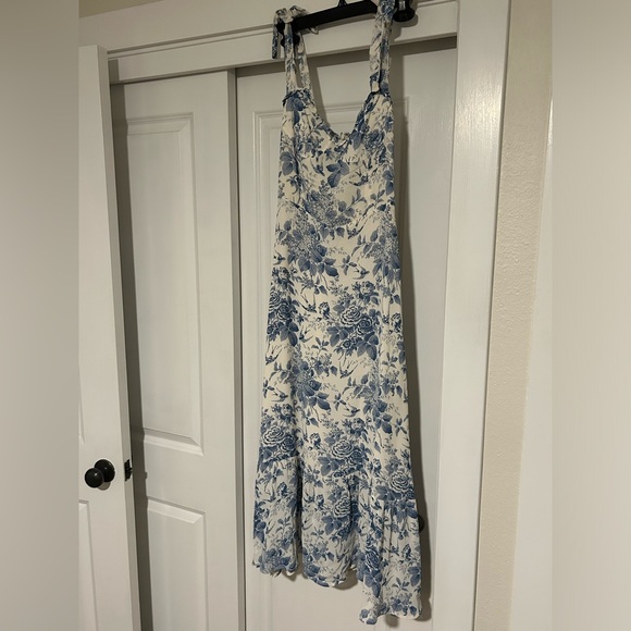 Reformation Nikita Midi Dress in Pompadour - Picture 2 of 8